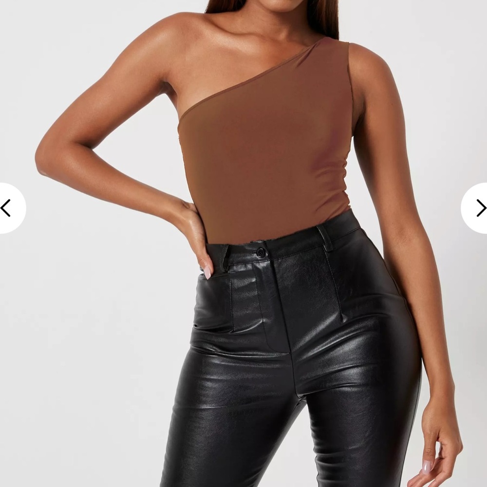 MISSGUIDED SEAM FREE ONE SHOULDER BODYSUIT SIZE 2